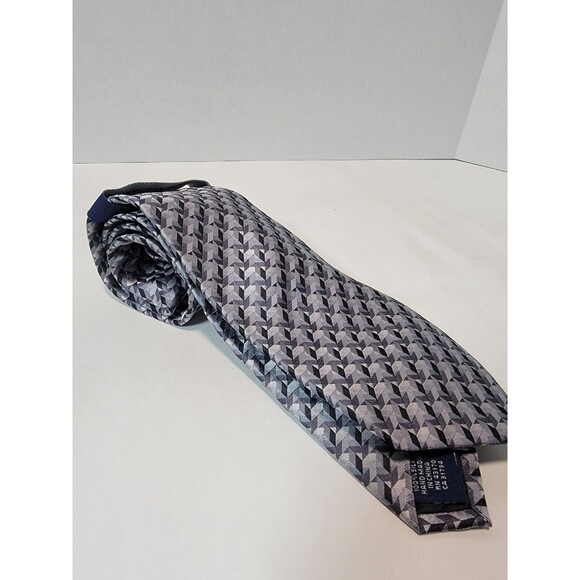 John Ashford Men’s 100% Silk Tie Gray Silver 3D Geometric Cube Pattern Classic D - Picture 9 of 9